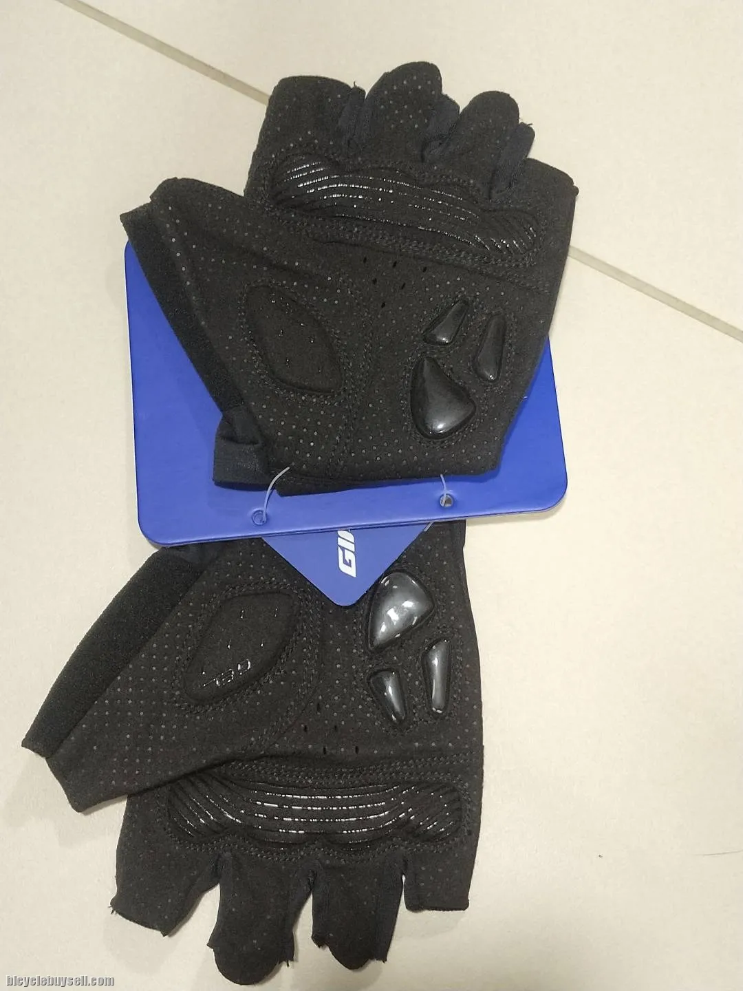 Giant Eins Series Half finger gloves - Black Gel Padding