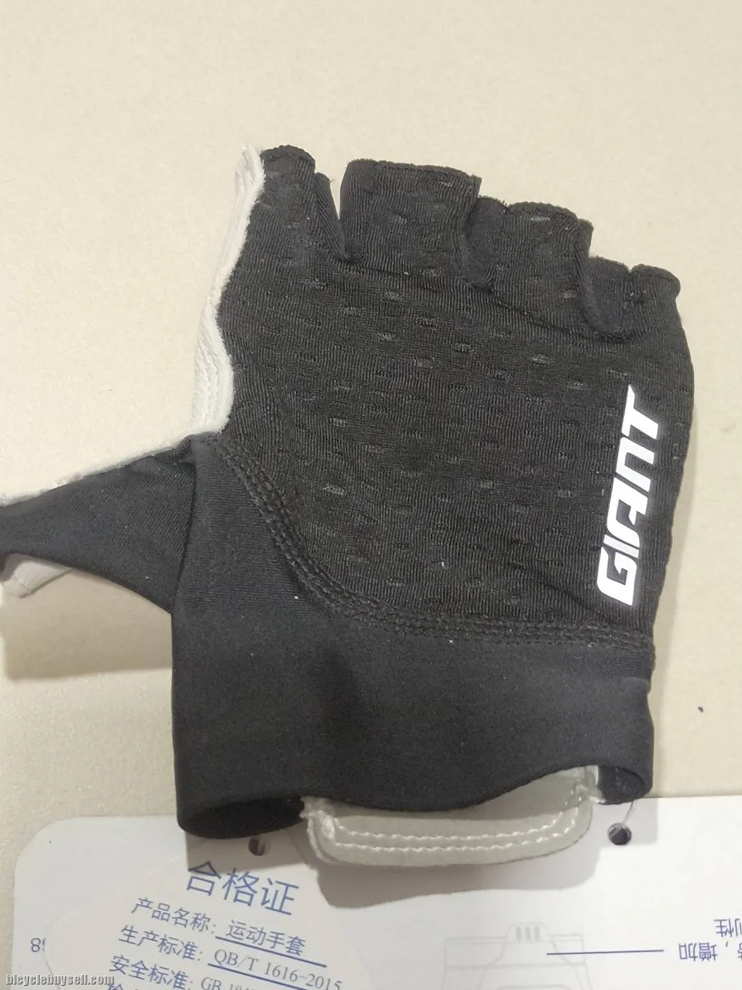 Giant Gallop Series Premium Cycling Gloves Half Finger in Red and Black Color Options Gel Padding