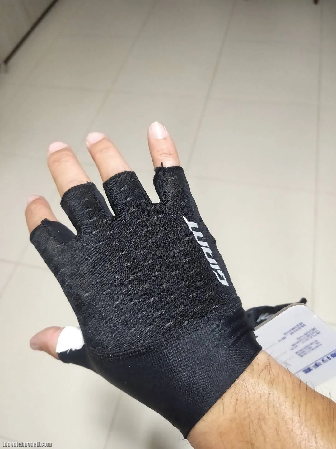 Giant Gallop Series Premium Cycling Gloves Half Finger in Red and Black Color Options Gel Padding
