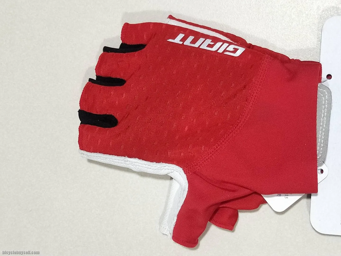 Giant Gallop Series Premium Cycling Gloves Half Finger in Red and Black Color Options Gel Padding
