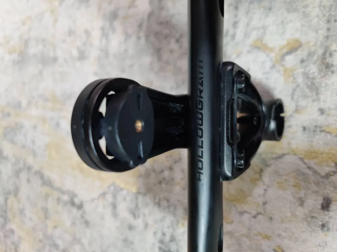Handlebar hollowgram knot