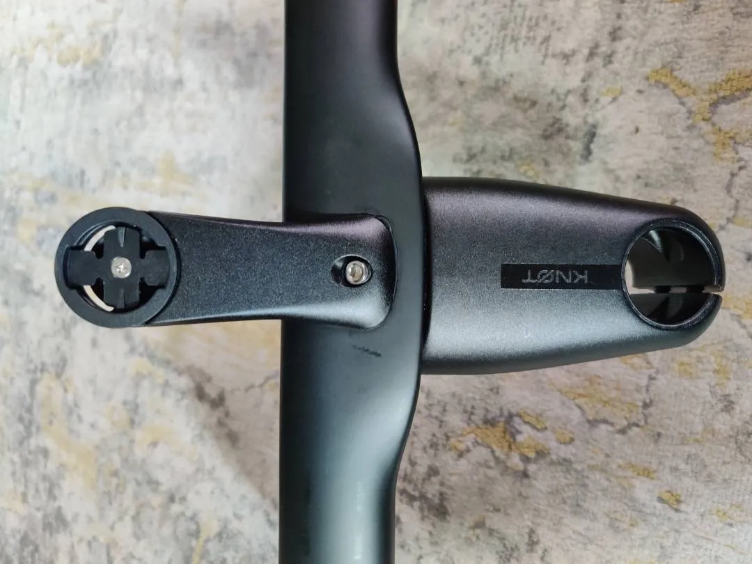 Handlebar hollowgram knot