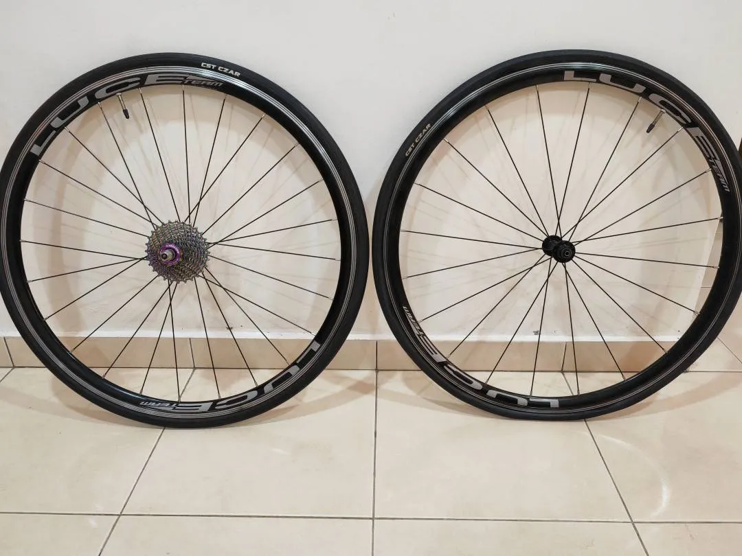 Luce wheelset with 11 speed cassette