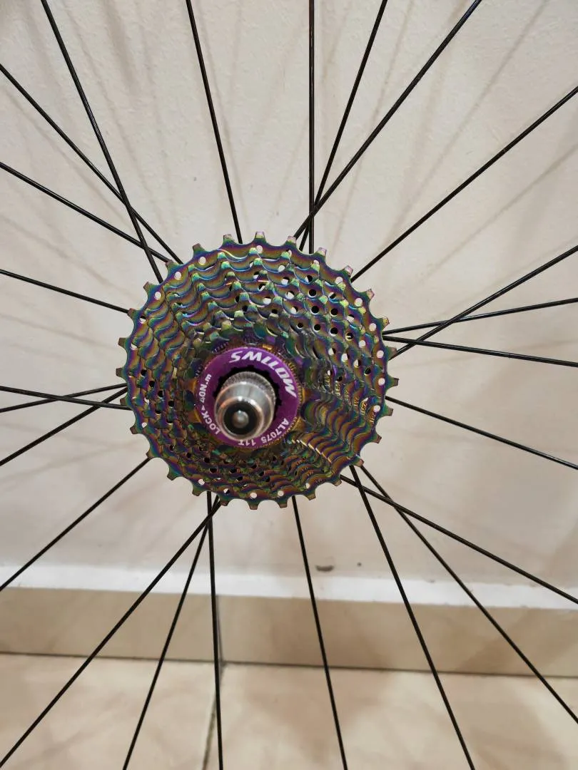 Luce wheelset with 11 speed cassette