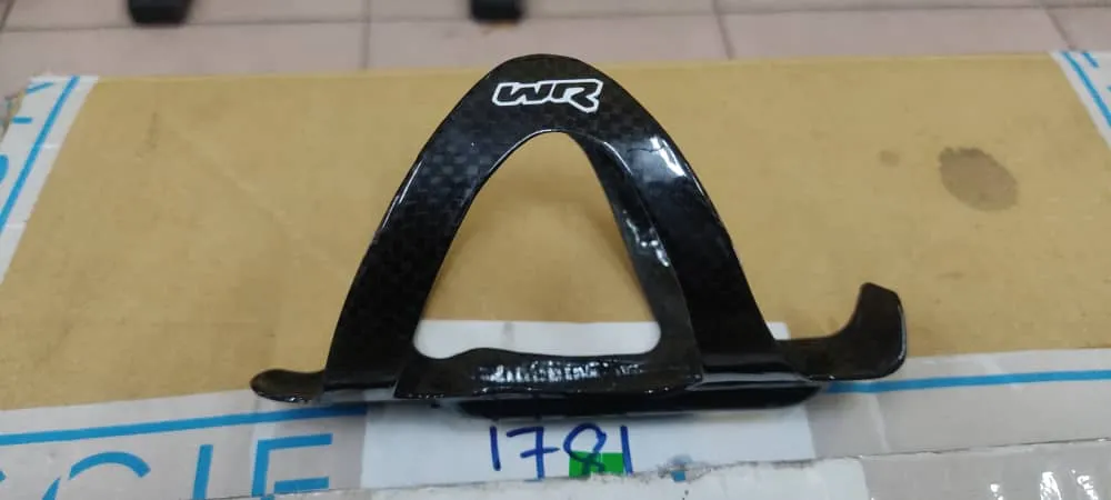 WR Compositi carbon bottle cage