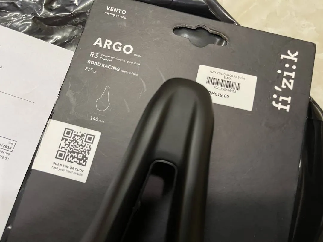 Fizik argo vento saddle R3 140mm 10/10 condition