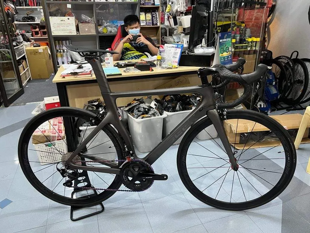 Brand New Complete Carbon Road Bike  Toseek S10 Full Carbon Aero Bike