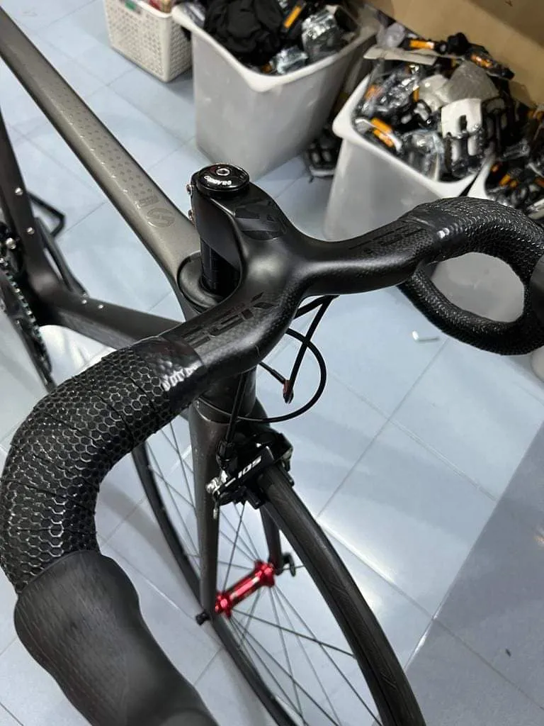 Brand New Complete Carbon Road Bike  Toseek S10 Full Carbon Aero Bike