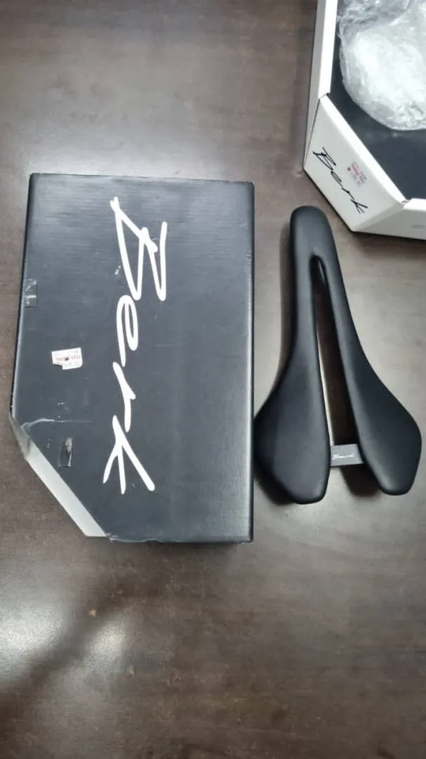 Berk Lupina Padded Carbon Saddle (90 gram) - Brand New !!