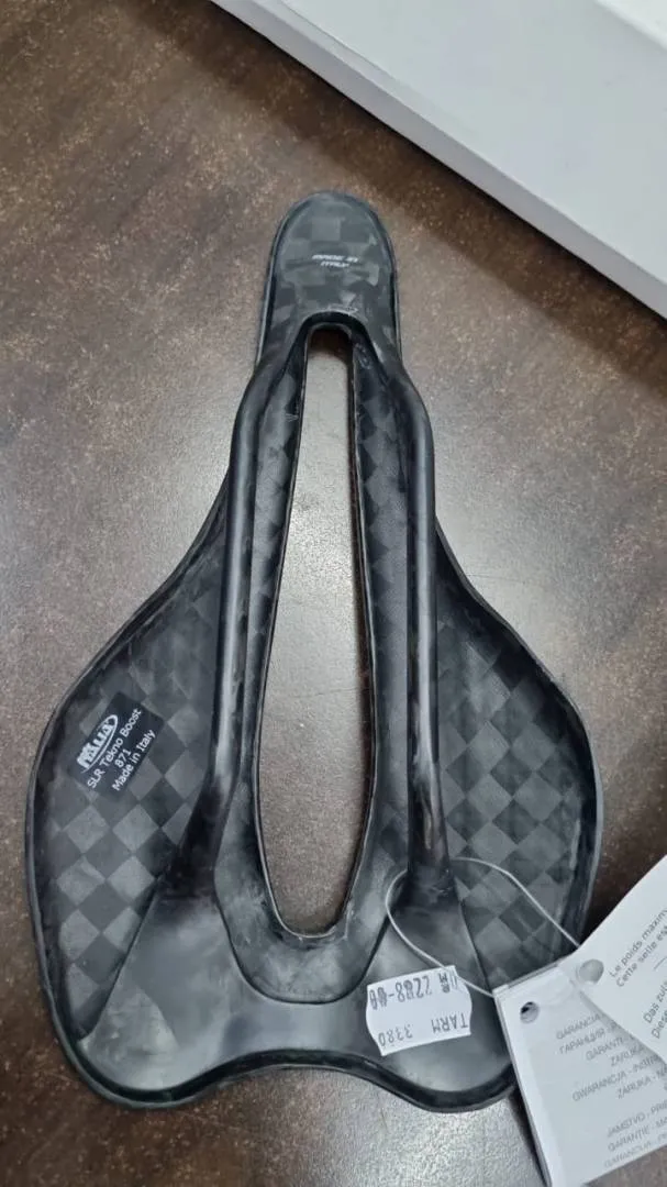 Selle Italia SLR Boost Tekno SuperFlow (S3) Carbon (95g) Brand New !!