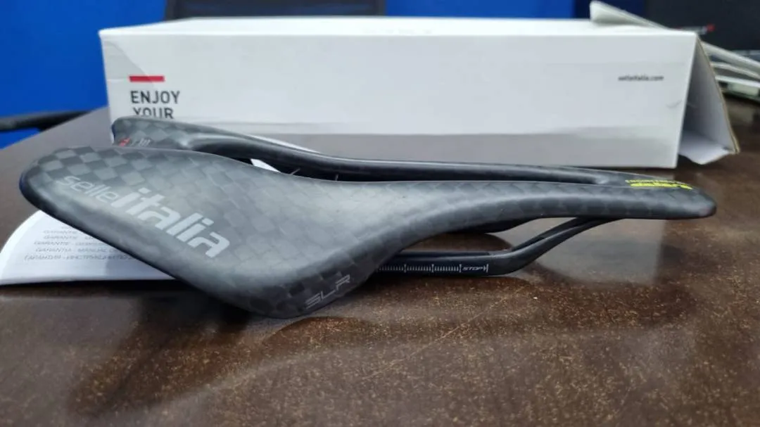 Selle Italia SLR Boost Tekno SuperFlow (S3) Carbon (95g) Brand New !!