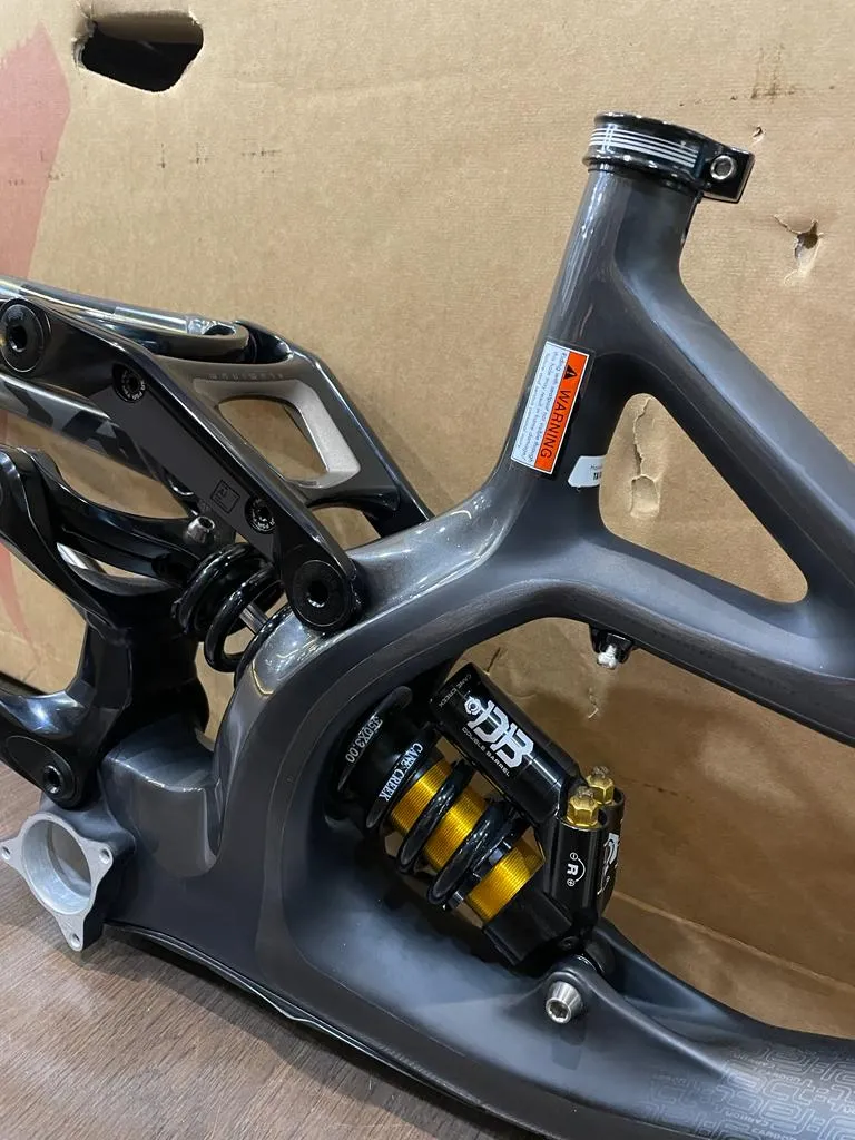 SPECIALIZED DEMO FRAME SET CHEAP CHEAP SELLING !