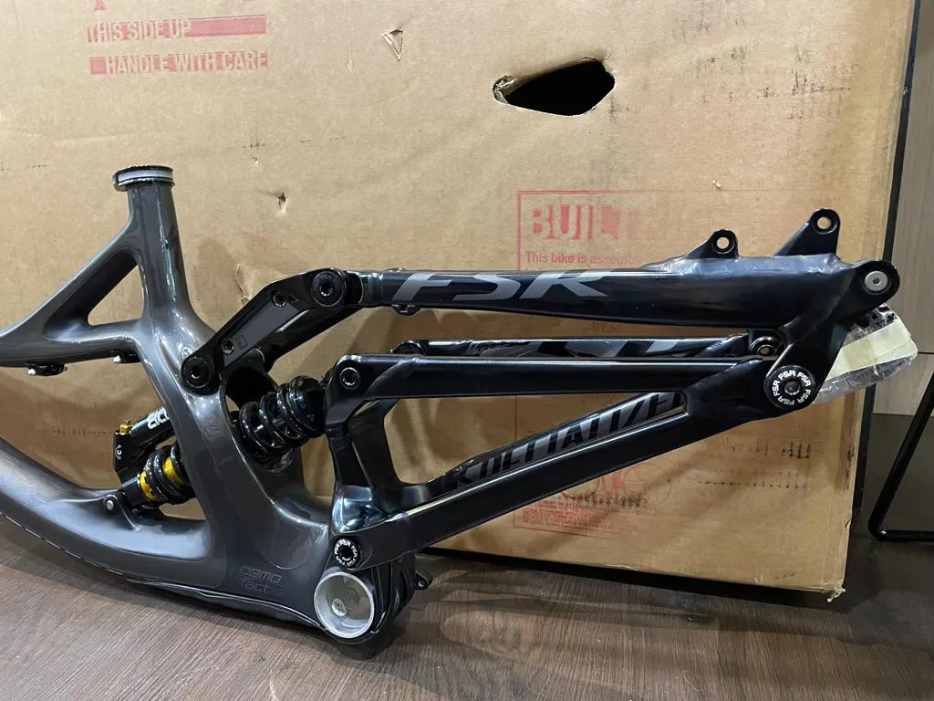 SPECIALIZED DEMO FRAME SET CHEAP CHEAP SELLING !