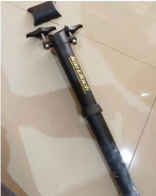 12O'CLOCK 27.2X350MM ULTRALIGHT WEIGHT SEATPOST WITH RUBBER SLEEVE USED LESS THAN 2 MONTHS