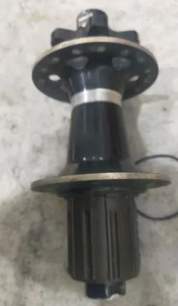 GIANT REAR BOOST 32HOLE HUB SEALED BEARING 12X148MM - USED MILEAGE 120KM (HG TYPE FREEWHEEL BODY)