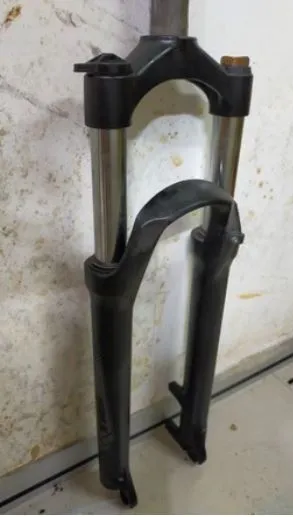 SUSPENSION FORK 27.5 TAKEN OUT FROM A 5 MONTHS OLD RIDEN BIKE