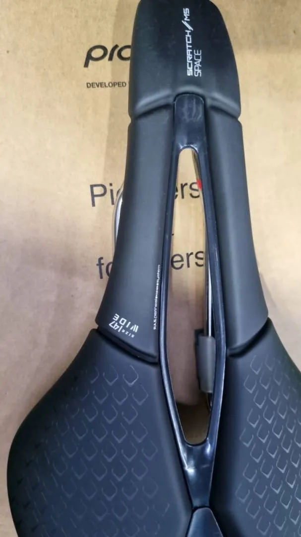 Prologo Scratch M5 Pas -Tirox rail- (Alloy) Saddle (140 / 147)mm - Brand New !!