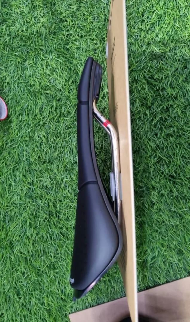Prologo Scratch M5 Pas -Tirox rail- (Alloy) Saddle (140 / 147)mm - Brand New !!