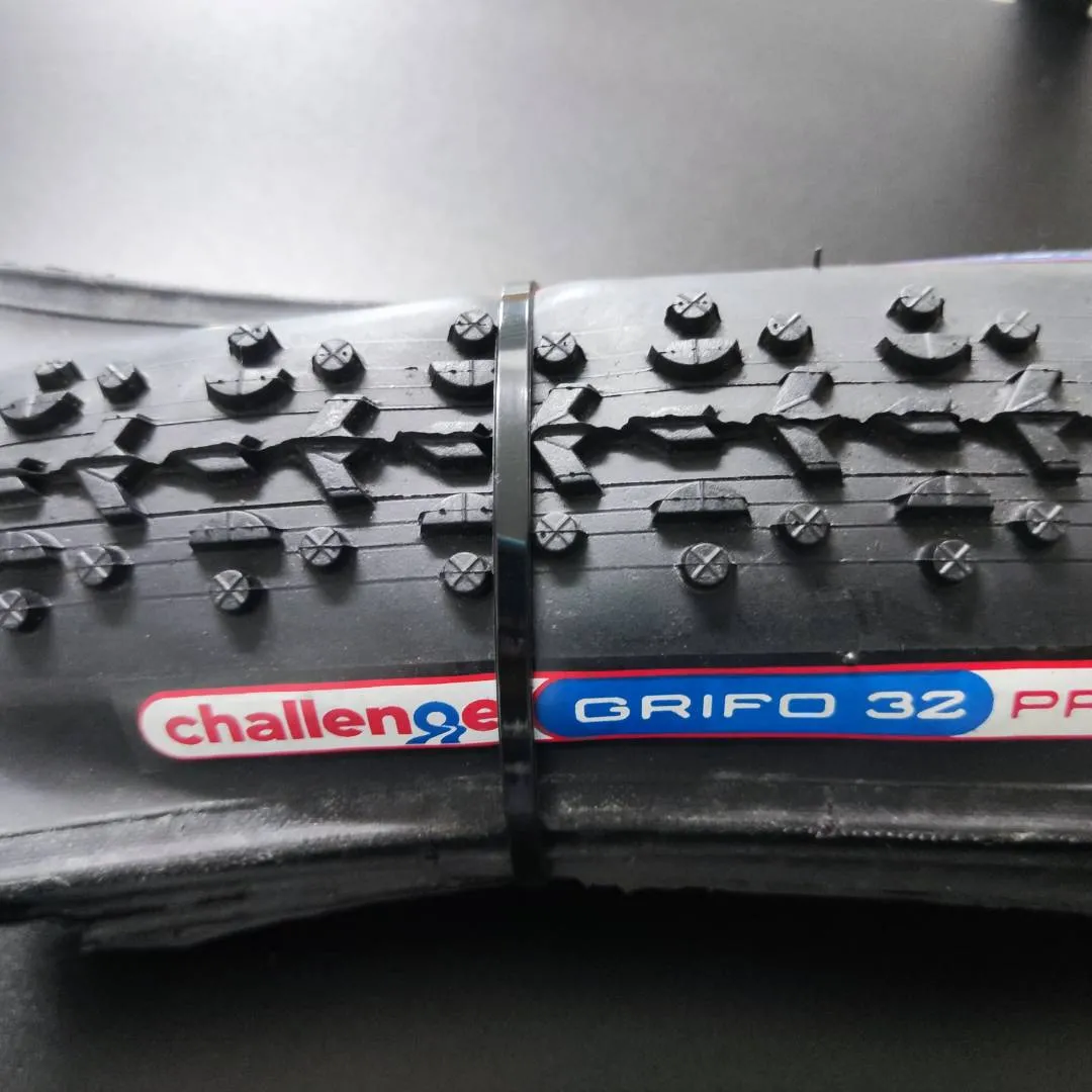 Challenge Grifo 32 Pro Cross 700 x 32C Road Clincher Tire