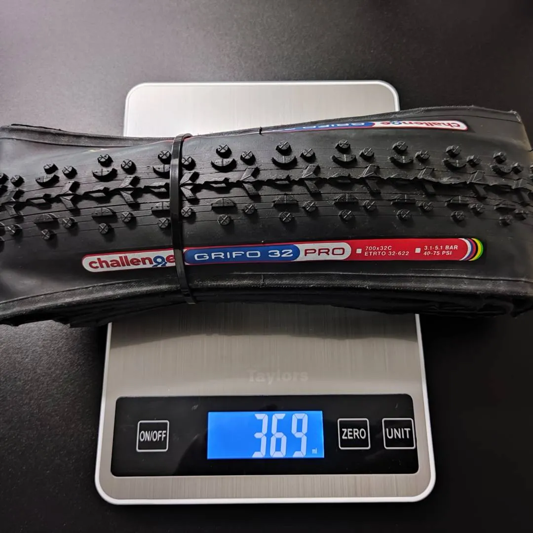 Challenge Grifo 32 Pro Cross 700 x 32C Road Clincher Tire