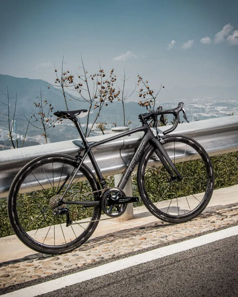 LÃºn HYPER 2023 D45 Disc Brake Wheelset