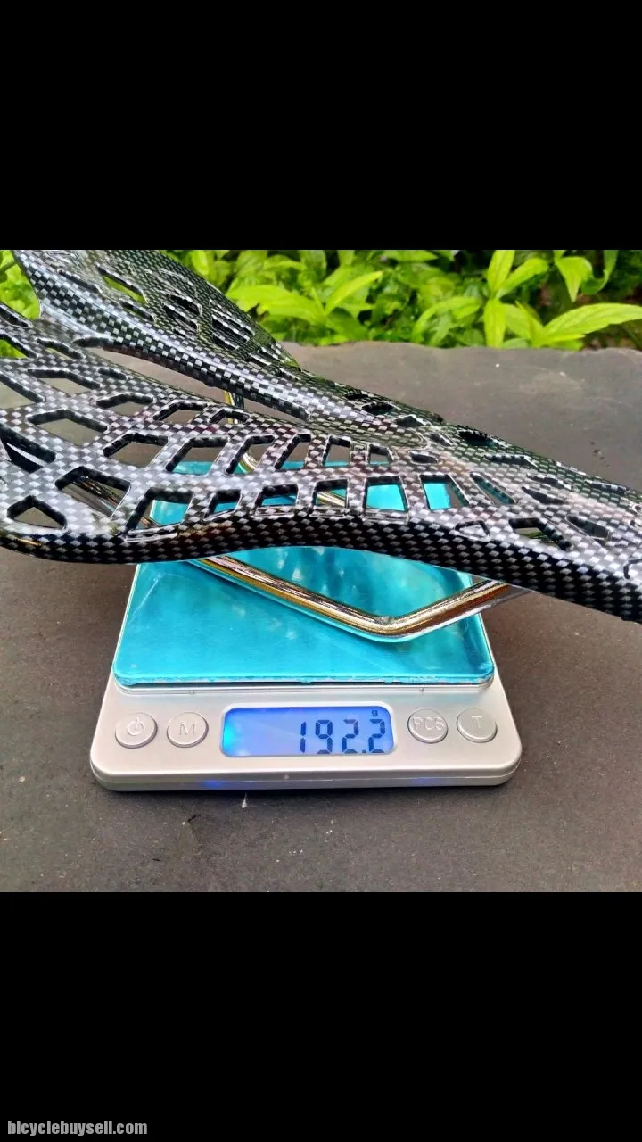 Carbon design Spyder Saddle