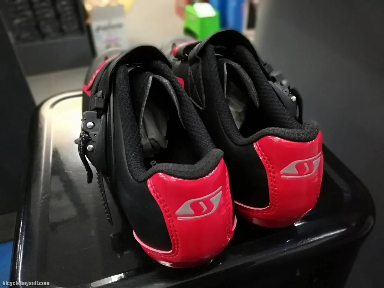 Smarco Road Bike Cycling shoes size 39 TO 45 FREE POSTAGE!! FREE BAG!!