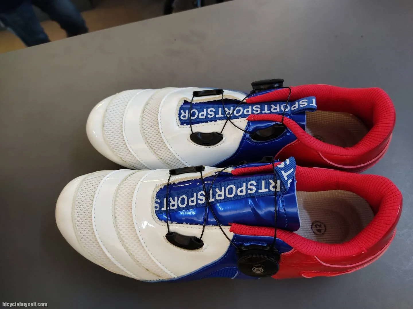 SPEED ROAD AND MOUNTAIN BIKE CYCLING SHOES