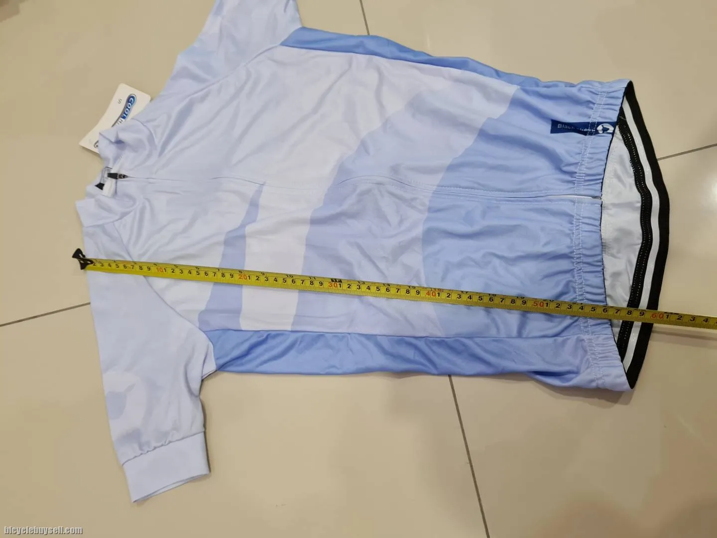 New jersey defect item, arm abit tight.