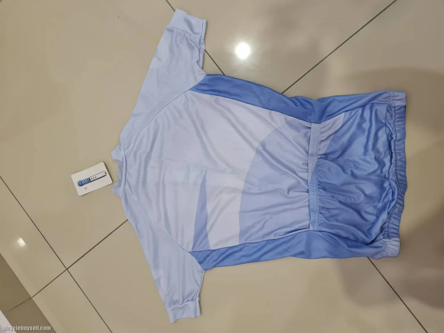 New jersey defect item, arm abit tight.