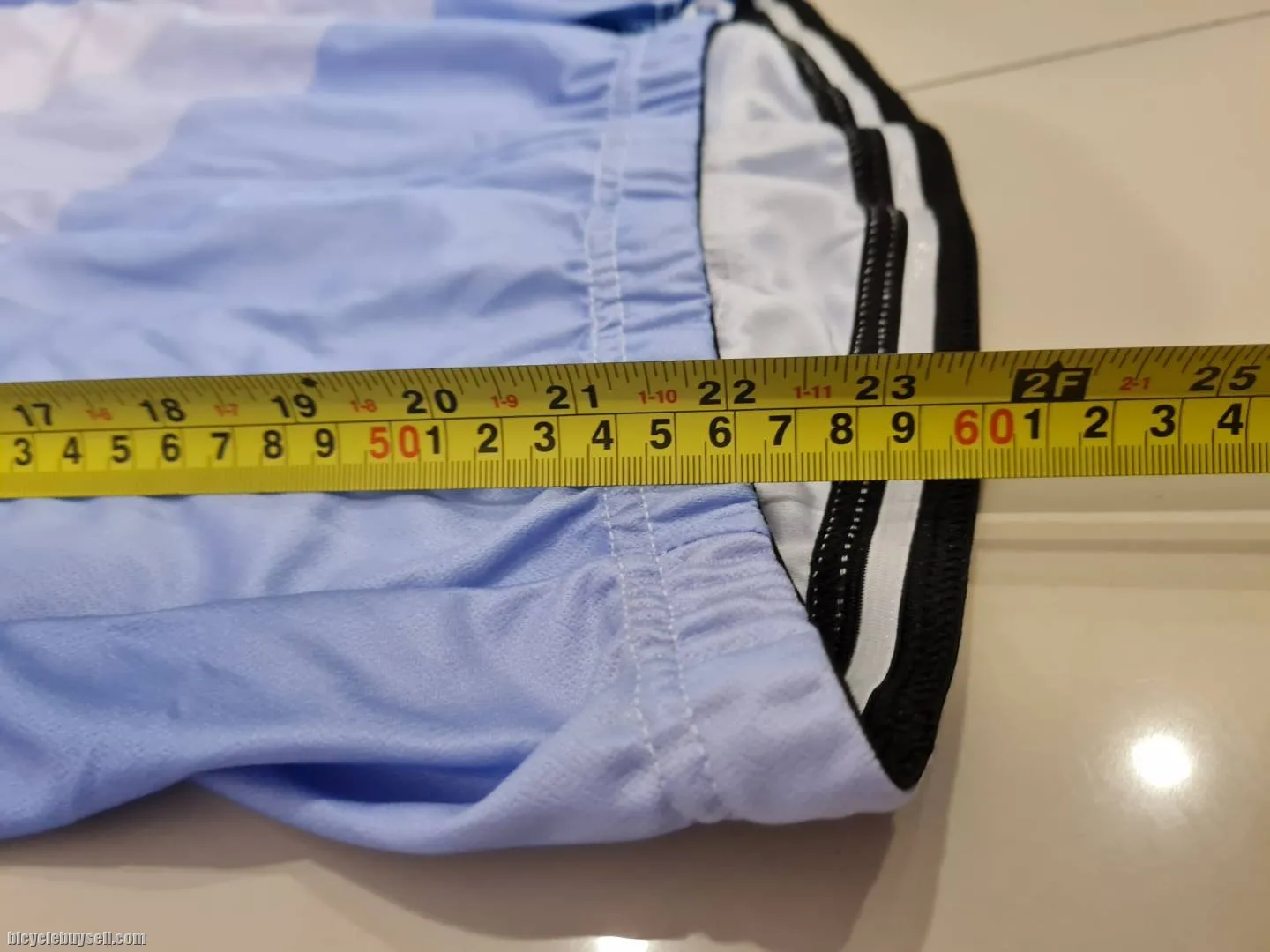 New jersey defect item, arm abit tight.