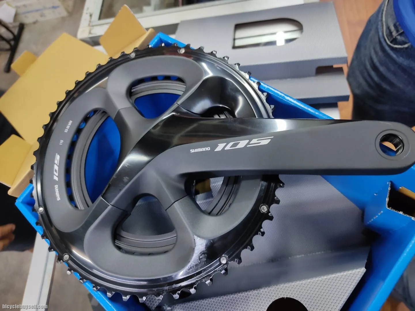 SHIMANO 105 R7000 CRANKSET