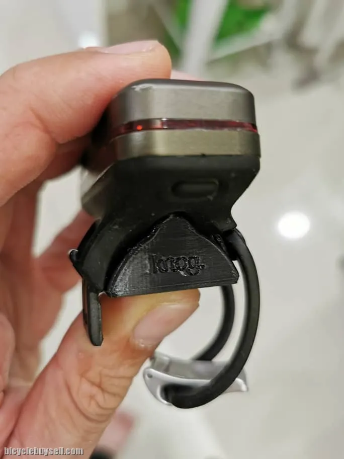 Knog Shim/Adapter for D shape seat post