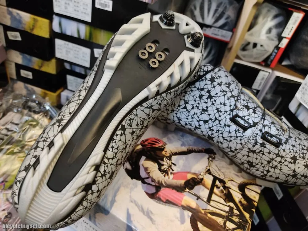 SPEED MTB CYCLING SHOES QX2005. SPECIAL OFFER