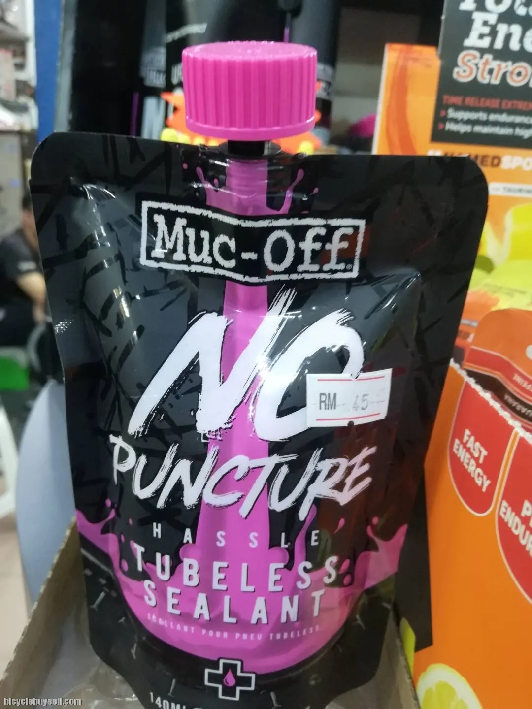 MUC-OFF NO PUNCTURE INNER TUBE SEALANT