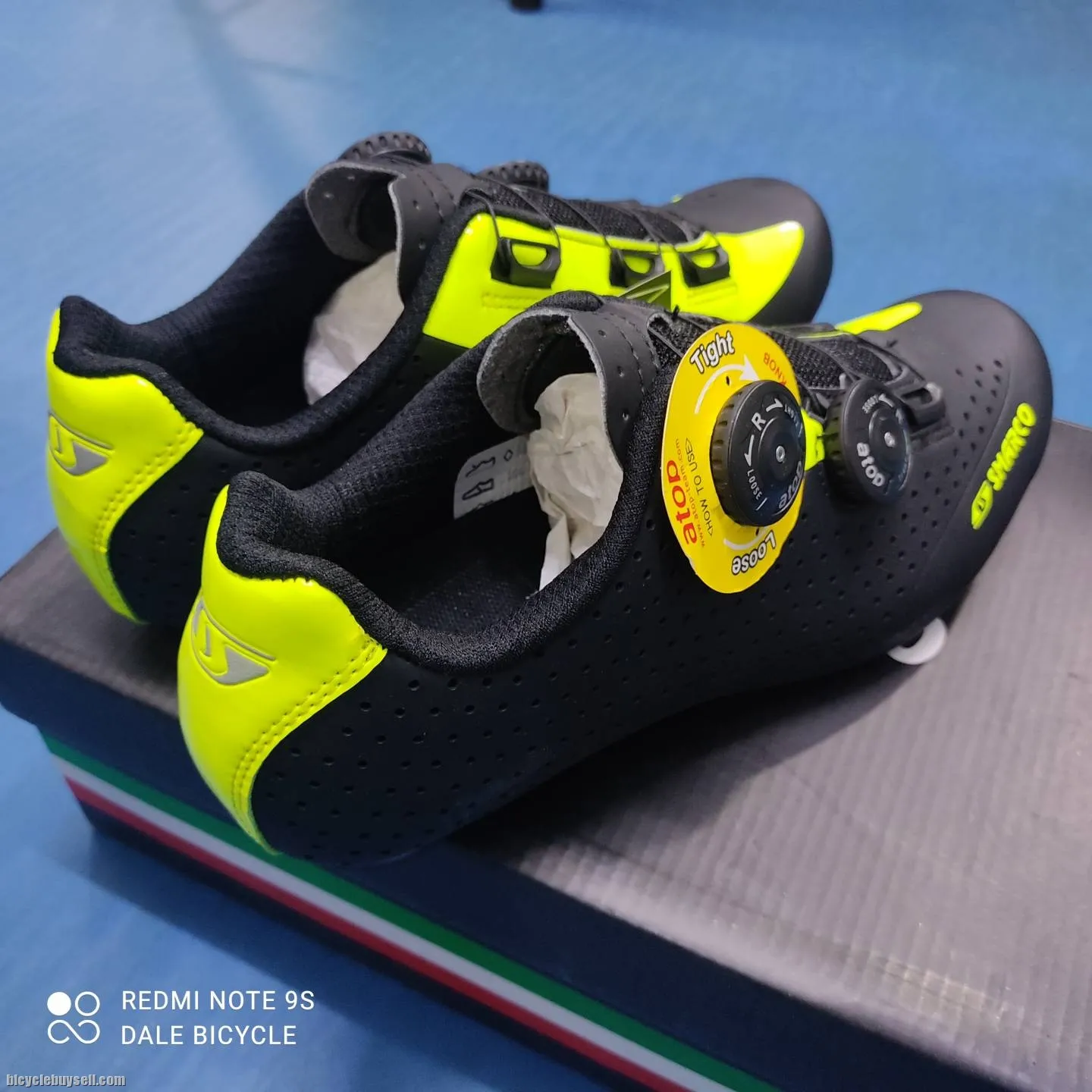 SMARCO ROAD CYCLING SHOES BLACK FLORO YELLOW SIZE 39