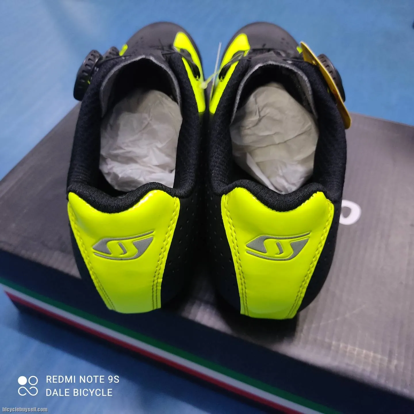 SMARCO ROAD CYCLING SHOES BLACK FLORO YELLOW SIZE 39
