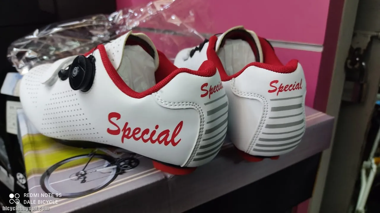 SPEED RB CYCLING SHOES SMALL SIZES WHITE BLACK RED