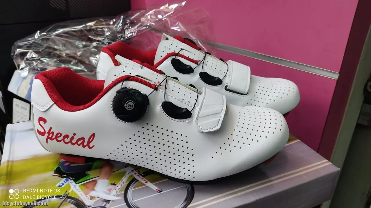 SPEED RB CYCLING SHOES SMALL SIZES WHITE BLACK RED