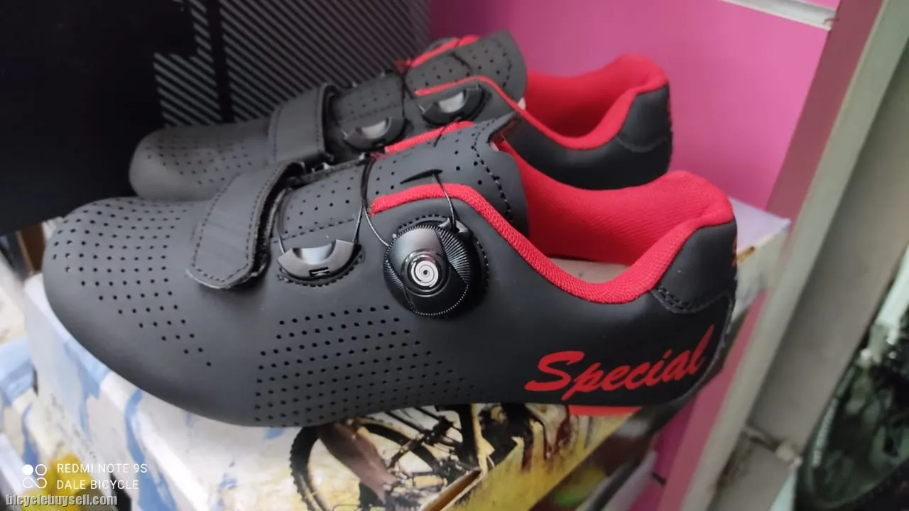 SPEED RB CYCLING SHOES SMALL SIZES WHITE BLACK RED