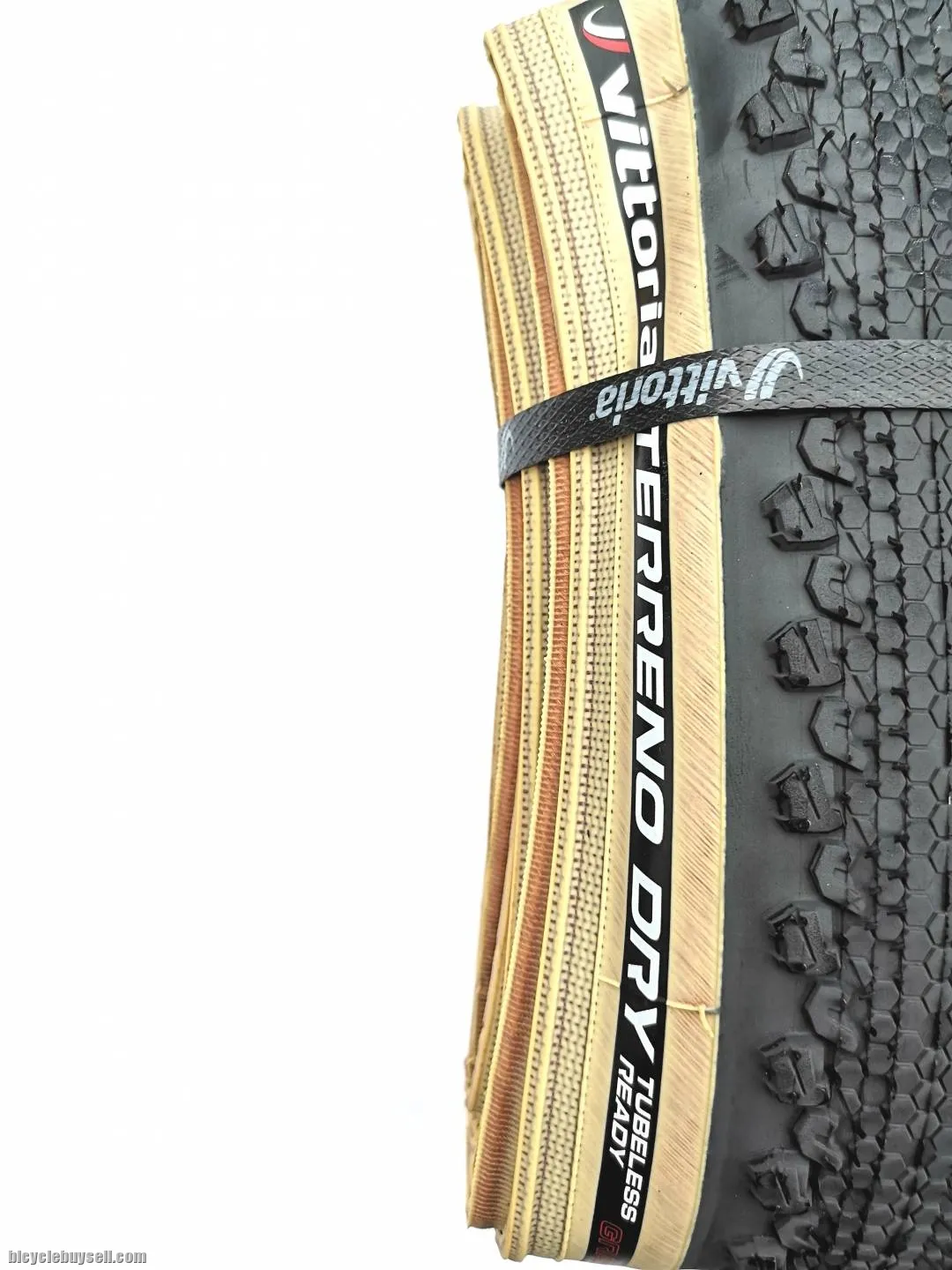 Vittoria Terreno Dry Gumwall gravel tire 700x38c