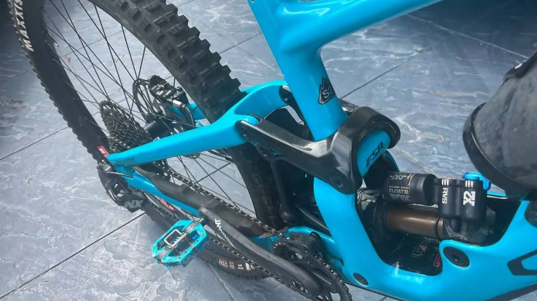 2020 Specialized Enduro 29 frame and fork only