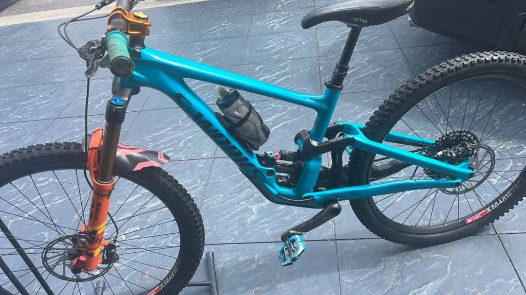 2020 Specialized Enduro 29 frame and fork only