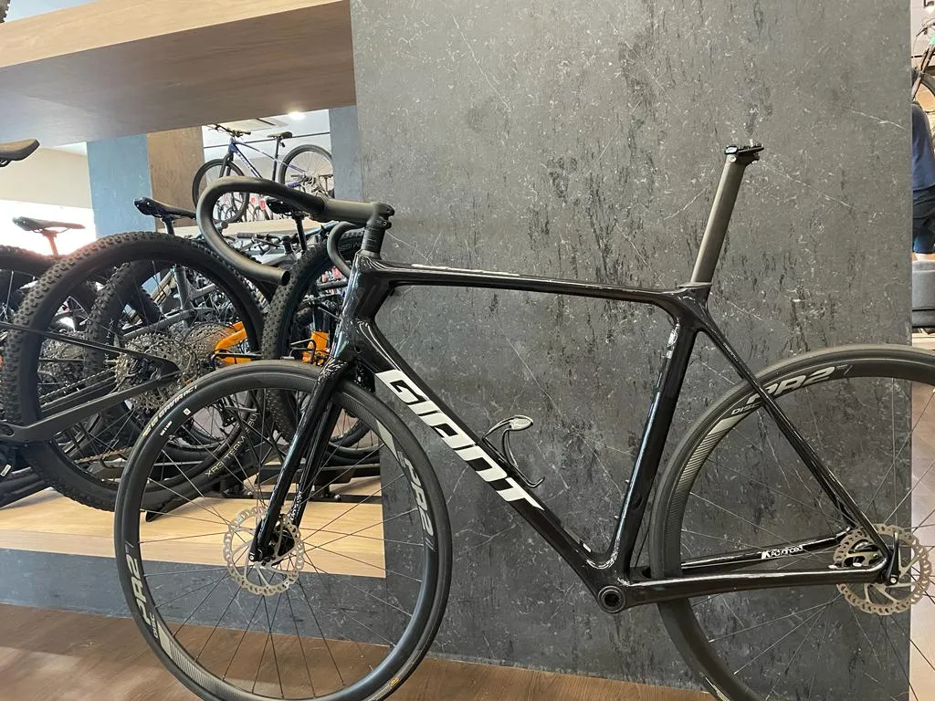 GIANT TCR CARBON FRAME SET CHEAP CHEAP SELLING !
