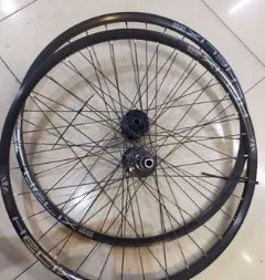 SUN RINGLE USED 3 WEEKS ONLY WHEELSET WITH DEORE XT HUBSET (MICROSPLINE FOR 12SPEED REAR HUB 12X148M