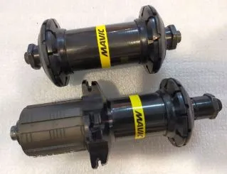 MAVIC HUBSET AKSIUM 20 HOLE FRONT + REAR HUB (USED LESS THAN 150KM) SELLING DUE TO CHANGE CHRIS KING