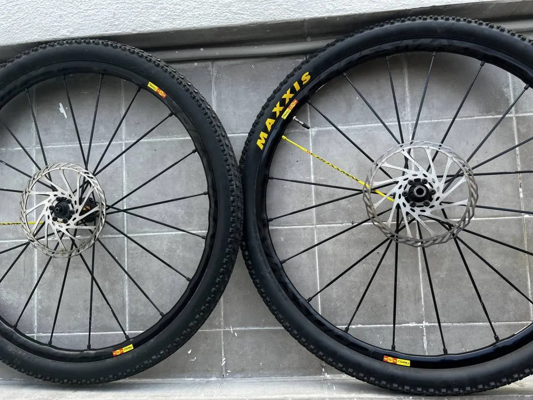 SOLD Mavic Crossmax 27.5 Carbon Hub