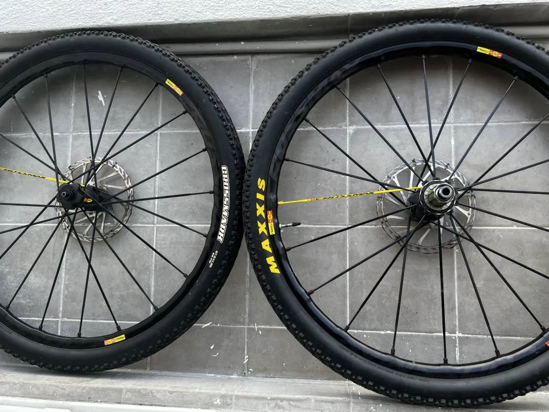 SOLD Mavic Crossmax 27.5 Carbon Hub