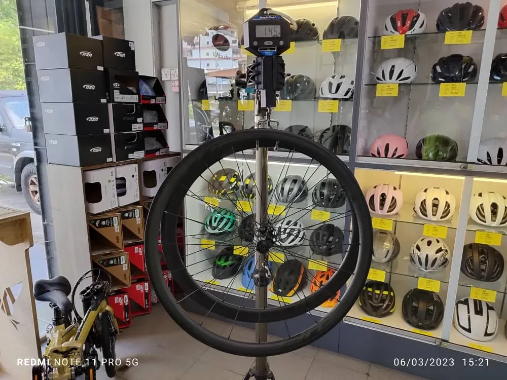 Tuff P3 .4 carbon wheelset. Ratchet system