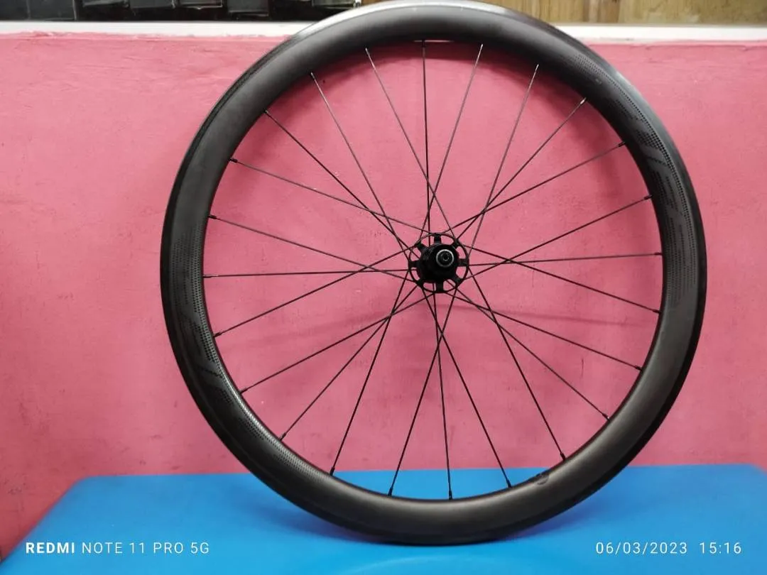 Tuff P3 .4 carbon wheelset. Ratchet system